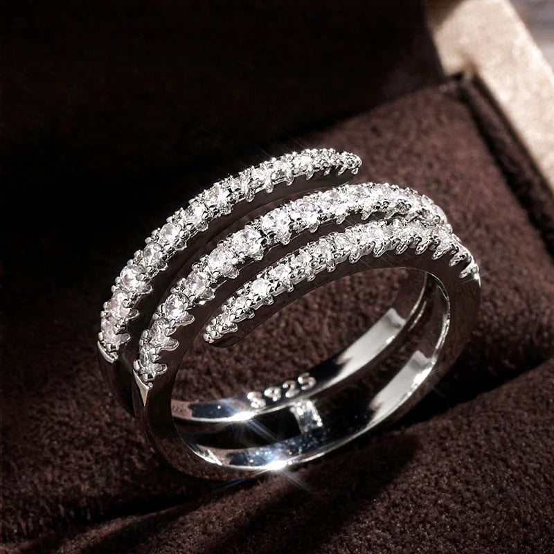 Caroline | Spiral Pave Ring